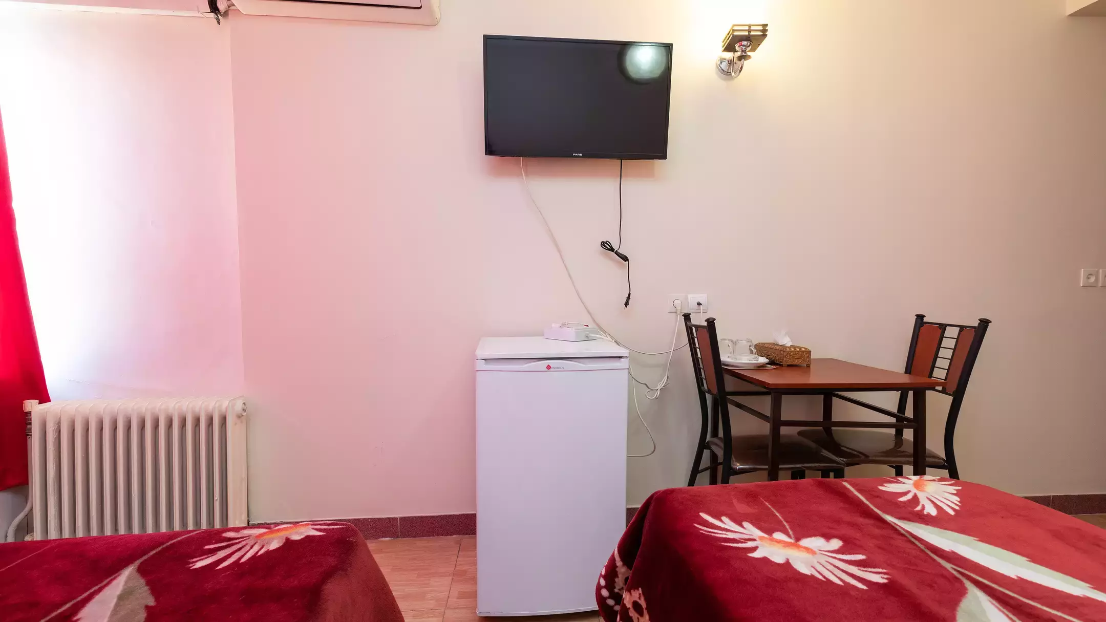 Alibaba https://cdn.alibaba.ir/ostorage/hotel-accommodation-images/67052708359857c3c5f4a8c2_66f7e2a379e696602f42e5dd_هتل آسیا - اتاق دوتخته سینگل (2).webp